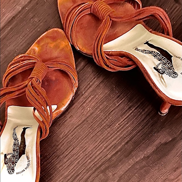 Rare, Vintage Leather and Swede Brown “Belle” by Sigerson Morrison 2.3’’ Heels - Picture 4 of 7